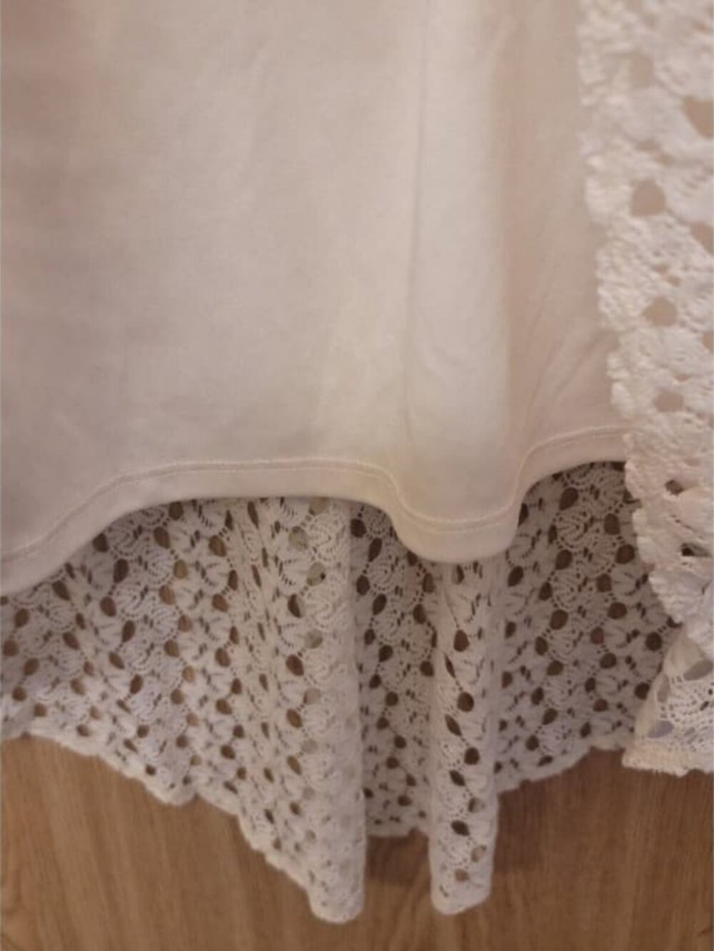 Women’s High Low Cream